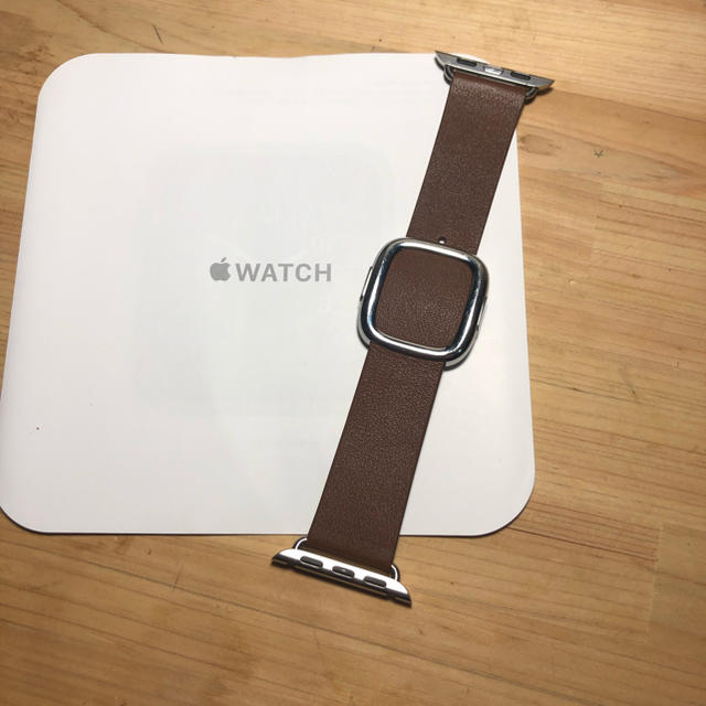 Apple Watch(アップルウォッチ)のアップル純正 モダンバックル Apple Watch 38mm メンズの時計(レザーベルト)の商品写真