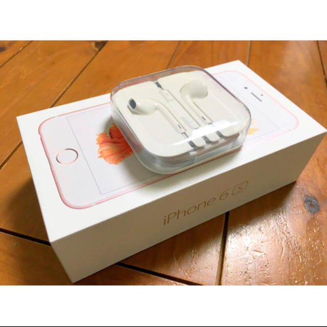 Apple(アップル)の【新品】iPhone 純正イヤホン スマホ/家電/カメラのオーディオ機器(ヘッドフォン/イヤフォン)の商品写真