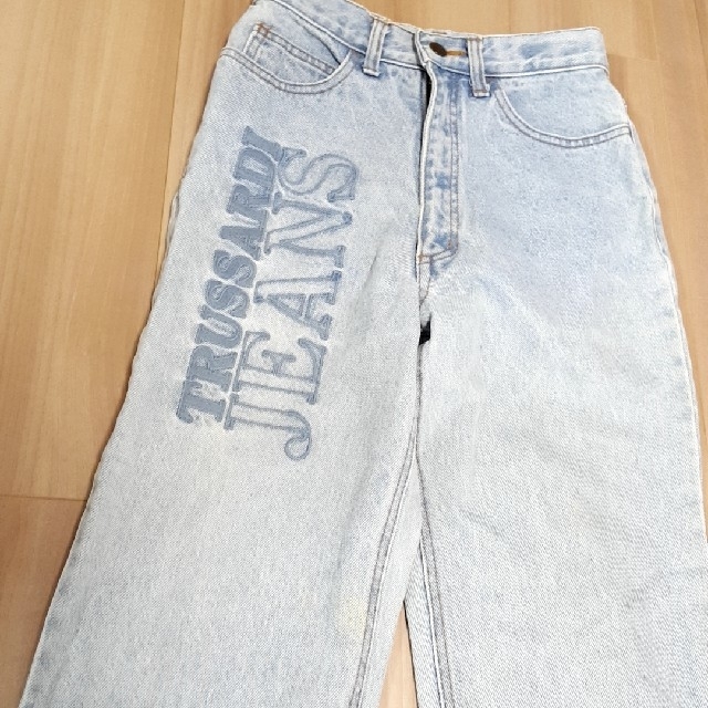Trussardi(トラサルディ)のtrussardi jeans　ジーンズ　トラサルディ　テーパードデニム　デニム レディースのパンツ(デニム/ジーンズ)の商品写真
