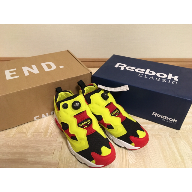 Reebok(リーボック)のINSTAPUMP FURY OG メンズの靴/シューズ(スニーカー)の商品写真