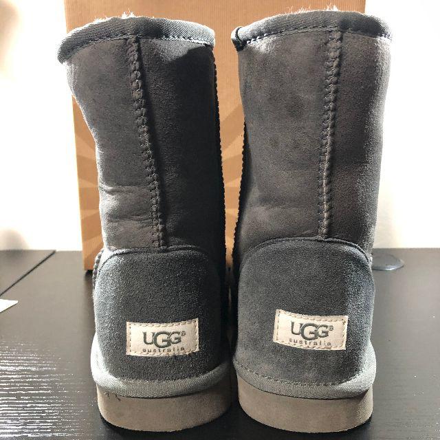 UGG(アグ)のUGG ムートンブーツ クラシックショート グレー 26センチ メンズの靴/シューズ(ブーツ)の商品写真