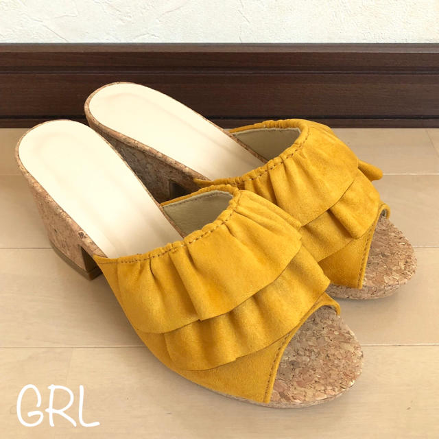 GRL(グレイル)のGRL 新品未使用 スエードフリルコルク サンダル レディースの靴/シューズ(サンダル)の商品写真
