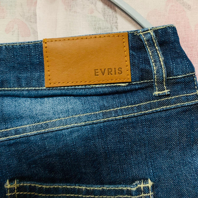 EVRIS(エヴリス)の【新品】EVRIS スキニーパンツ 半額以下！！ レディースのパンツ(スキニーパンツ)の商品写真