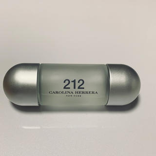 キャロライナヘレナ(CAROLINA HERRERA)のキャロライナ ヘレラ 212 オードトワレ(香水(女性用))