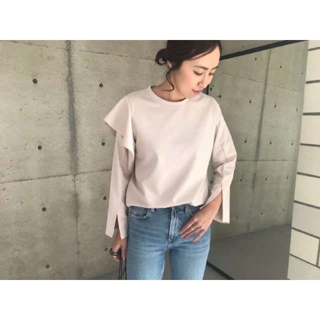 未使用新品 ella フリルロングスリーブTシャツ -