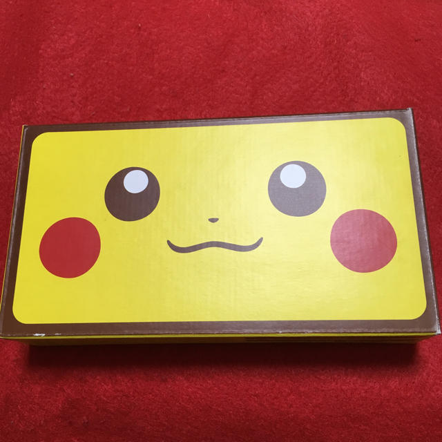 超美品！New ニンテンドー 2DS LL 本体 ポケモンセンター限定！