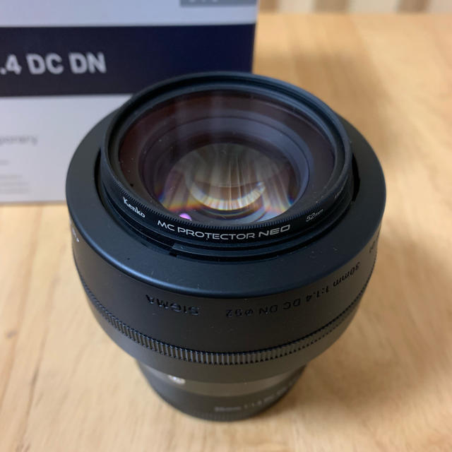 SIGMA(シグマ)のSIGMA 30mm f1.4 DC DN 【SONY Eマウント用】 スマホ/家電/カメラのカメラ(レンズ(単焦点))の商品写真