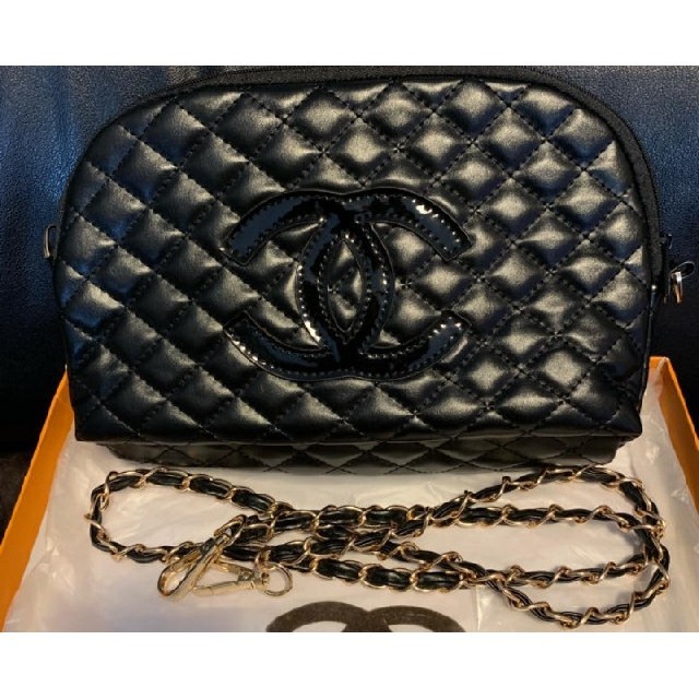 CHANEL ノベルティ チェーンショルダーバッグ