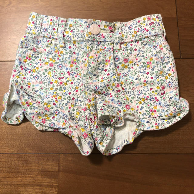 GAP(ギャップ)の花柄ショートパンツ♡ キッズ/ベビー/マタニティのベビー服(~85cm)(パンツ)の商品写真