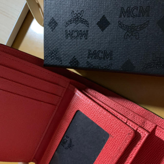 MCM(エムシーエム)の【特別価格】MCM 折りたたみ財布 レディースのファッション小物(財布)の商品写真