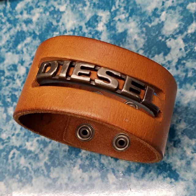 DIESEL レザーバングル☆ほとんど未使用