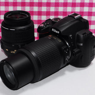 ニコン(Nikon)の⭐️遠くの撮影もバッチリ⭐️Nikon D5000 大迫力のダブルズーム(デジタル一眼)