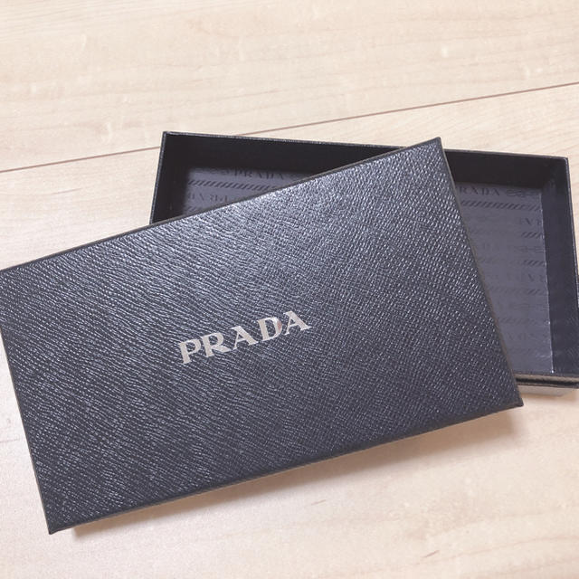 PRADA(プラダ)の※🕷様専用※PRADA 長財布 箱のみ レディースのファッション小物(財布)の商品写真