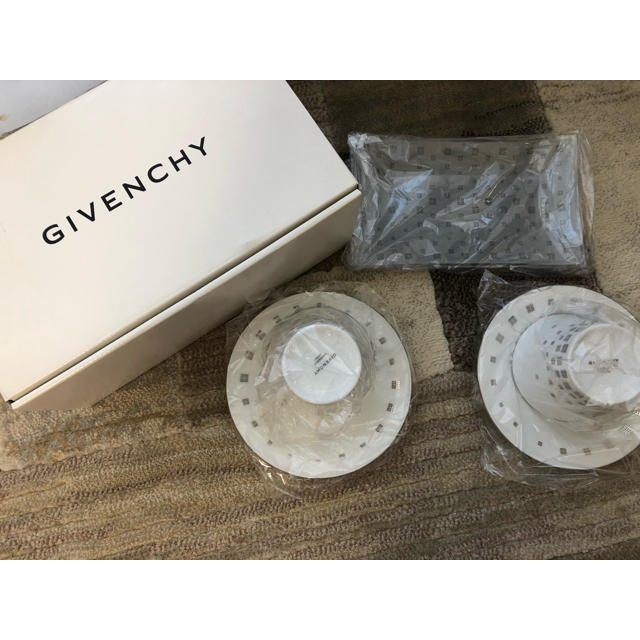 GIVENCHY(ジバンシィ)のGIVENCHY コーヒーセット インテリア/住まい/日用品のキッチン/食器(食器)の商品写真