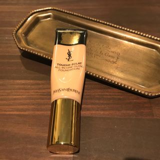 イヴサンローランボーテ(Yves Saint Laurent Beaute)のラディアントタッチ  オールインワン  グロウ ファンデーション(ファンデーション)