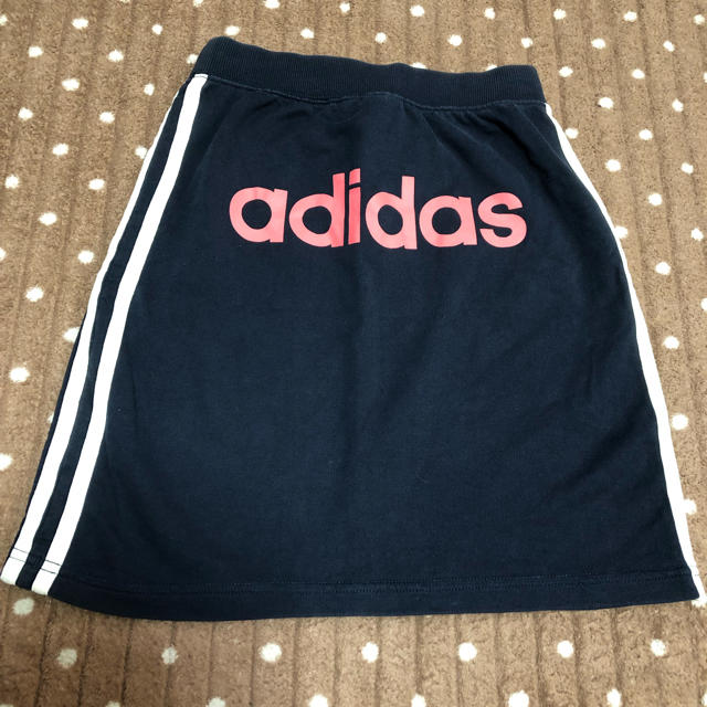 adidas(アディダス)のアディダス スカート 120 キッズ/ベビー/マタニティのキッズ服女の子用(90cm~)(スカート)の商品写真