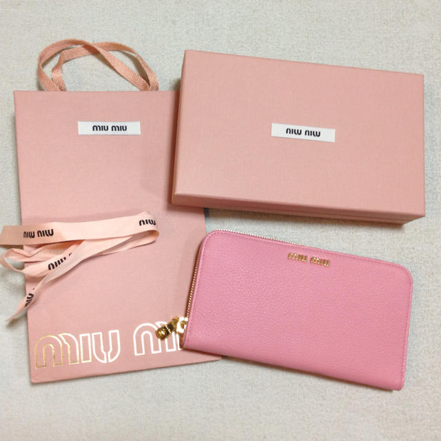 miumiu(ミュウミュウ)の超レア新品miumiu長財布ベビーピンク レディースのファッション小物(財布)の商品写真