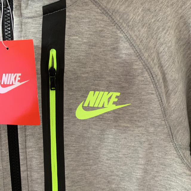 Nike 新品 Nike テックフリースパーカー 160の通販 By 発送4 29 5 5発送停止 ナイキならラクマ