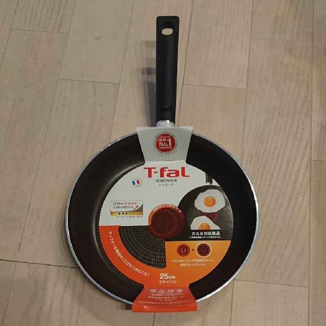 T-fal(ティファール)の気まぐれ値下げ中  ティファール フライパン25センチ インテリア/住まい/日用品のキッチン/食器(鍋/フライパン)の商品写真