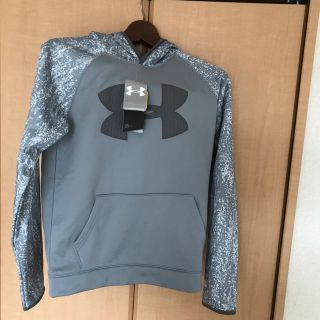 アンダーアーマー(UNDER ARMOUR)の送料無料！新品タグ付き^_^アンダーアーマーキッズパーカー150サイズ(ジャケット/上着)