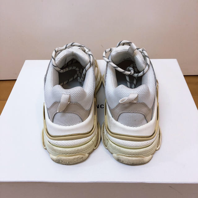 Balenciaga(バレンシアガ)のBALENCIAGA tripleS ホワイト 42 メンズの靴/シューズ(スニーカー)の商品写真