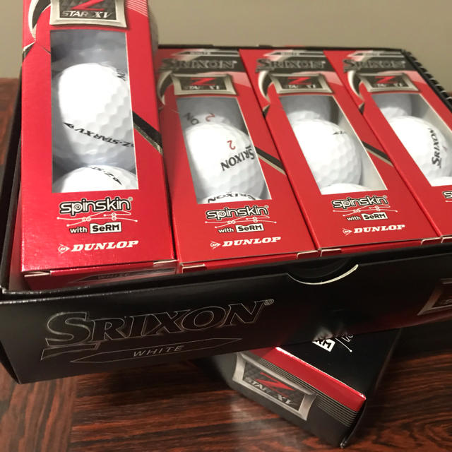 Srixon(スリクソン)の新品NEWモデルSRIXON ＸＶホワイト１ダース チケットのスポーツ(ゴルフ)の商品写真