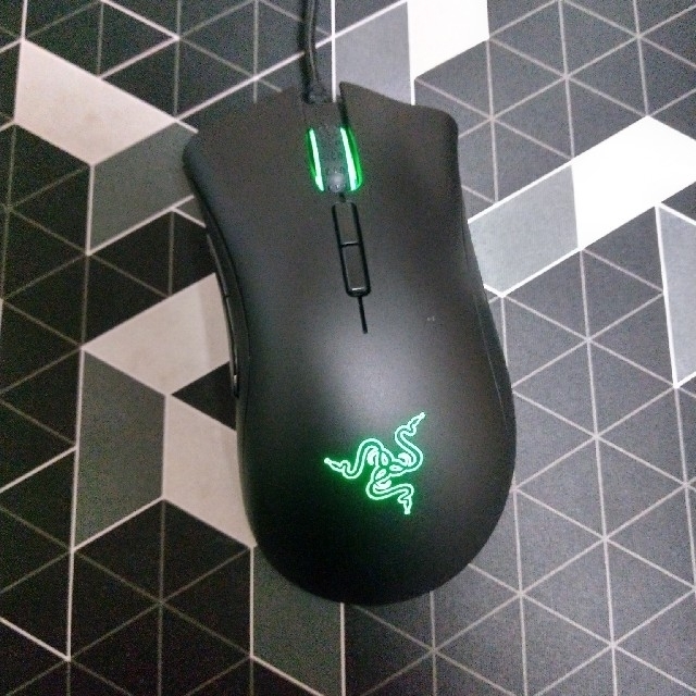 Razer DeathAdder Elite エルゴノミック ゲーミングマウス スマホ/家電/カメラのPC/タブレット(PC周辺機器)の商品写真