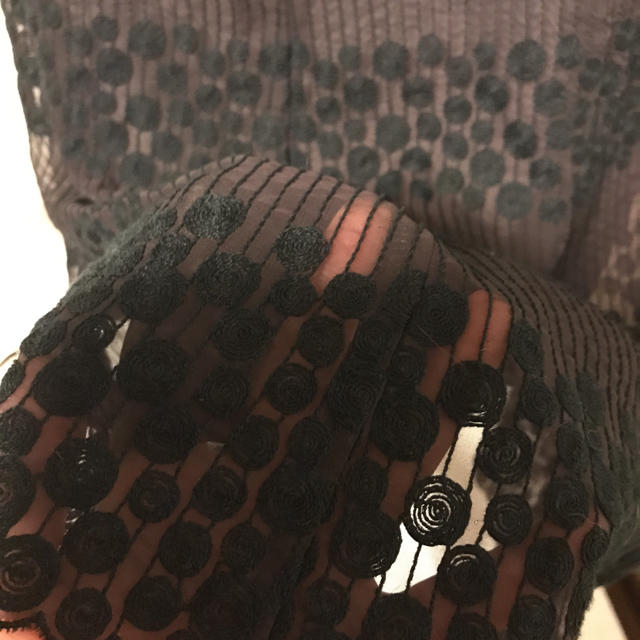 LOUNIE(ルーニィ)の美品ルーニィの可愛いらしい刺繍ワンピース サイズ40 レディースのワンピース(ひざ丈ワンピース)の商品写真