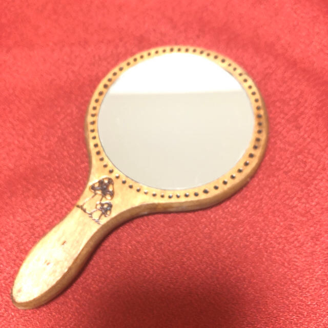【値下げしました‼︎】木製リスの手鏡 レディースのファッション小物(ミラー)の商品写真