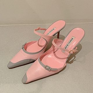 マノロブラニク(MANOLO BLAHNIK)のマノロブラニク ミュール　ピンク　グレー(ミュール)