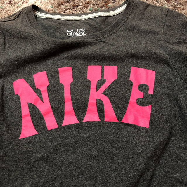 NIKE(ナイキ)のナイキTシャツ Sサイズ グレー スポーツ/アウトドアのサッカー/フットサル(ウェア)の商品写真