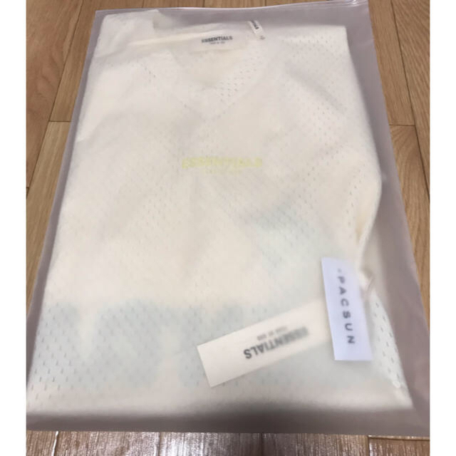 FEAR OF GOD(フィアオブゴッド)のfog essentials Vネックメッシュ半袖Tシャツ XL 白 新品 メンズのトップス(Tシャツ/カットソー(半袖/袖なし))の商品写真