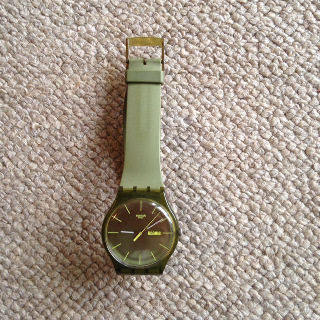 swatch(スウォッチ)のswatch カーキ レディースのファッション小物(腕時計)の商品写真