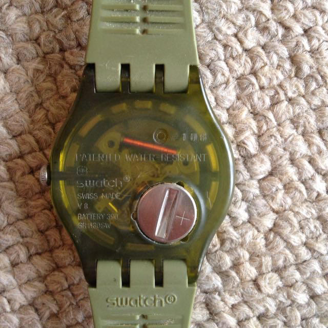 swatch(スウォッチ)のswatch カーキ レディースのファッション小物(腕時計)の商品写真