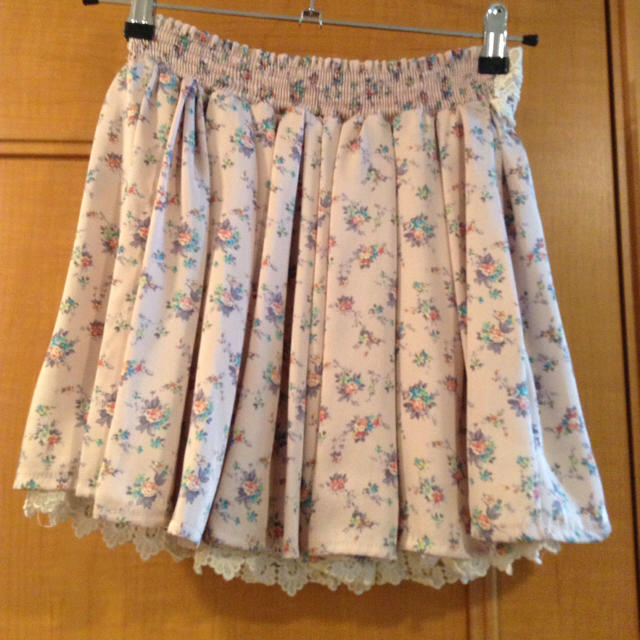 LIZ LISA(リズリサ)のリズリサ  花柄スカートお値下げ レディースのスカート(ミニスカート)の商品写真