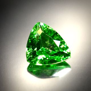 ビビッドなネオングリーン 0.8ct UP 天然 ツァボライト ルース 鑑別付(リング(指輪))