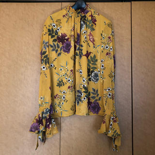 ベルシュカ(Bershka)の[新品] Bershka  花柄キャンディースリーブブラウス(シャツ/ブラウス(長袖/七分))