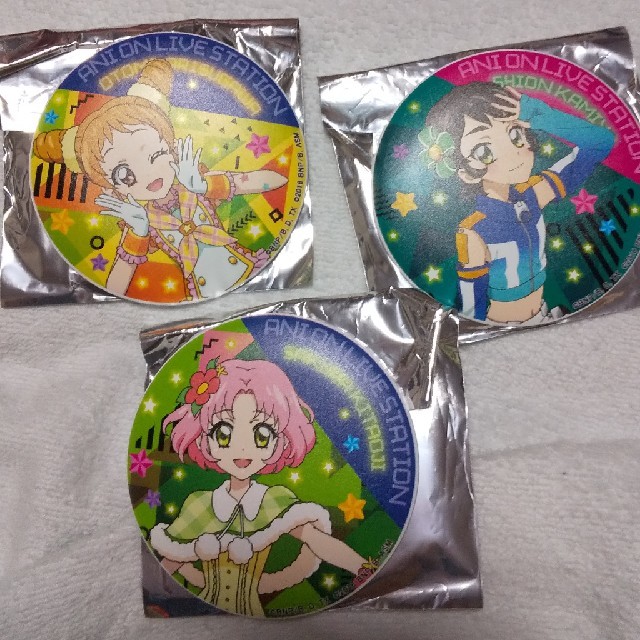 アイカツスターズ!(アイカツスターズ)のアイカツ アニONカフェ マグバッジ 5点セット エンタメ/ホビーのアニメグッズ(バッジ/ピンバッジ)の商品写真