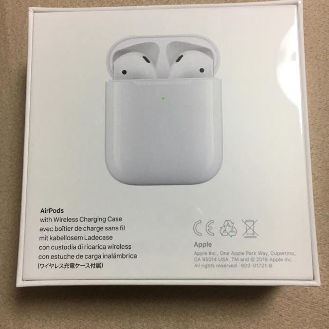 AirPods with Wireless Charging MRXJ2J/A