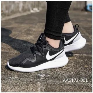 ナイキ(NIKE)の
定価8100円!ナイキテッセン新品スニーカー即完売限定カラー黒白！最後！


(スニーカー)