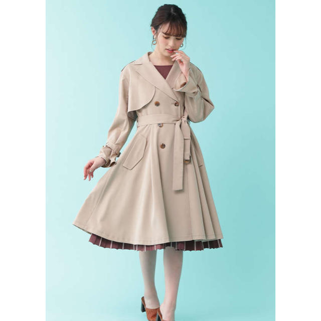 JILL by JILLSTUART(ジルバイジルスチュアート)のプリーツドレストレンチコート レディースのジャケット/アウター(トレンチコート)の商品写真