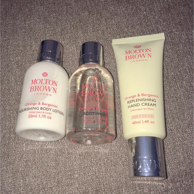 MOLTON BROWN(モルトンブラウン)の新品！MOLTON BROWN 3点セット！ コスメ/美容のキット/セット(サンプル/トライアルキット)の商品写真