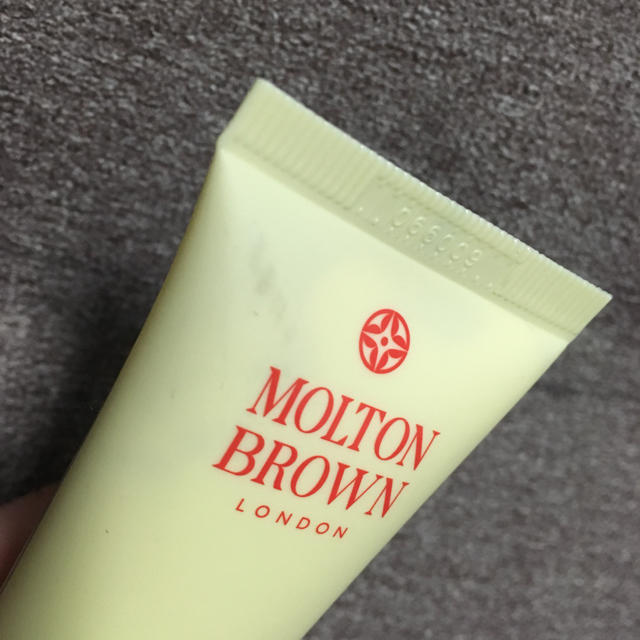 MOLTON BROWN(モルトンブラウン)の新品！MOLTON BROWN 3点セット！ コスメ/美容のキット/セット(サンプル/トライアルキット)の商品写真