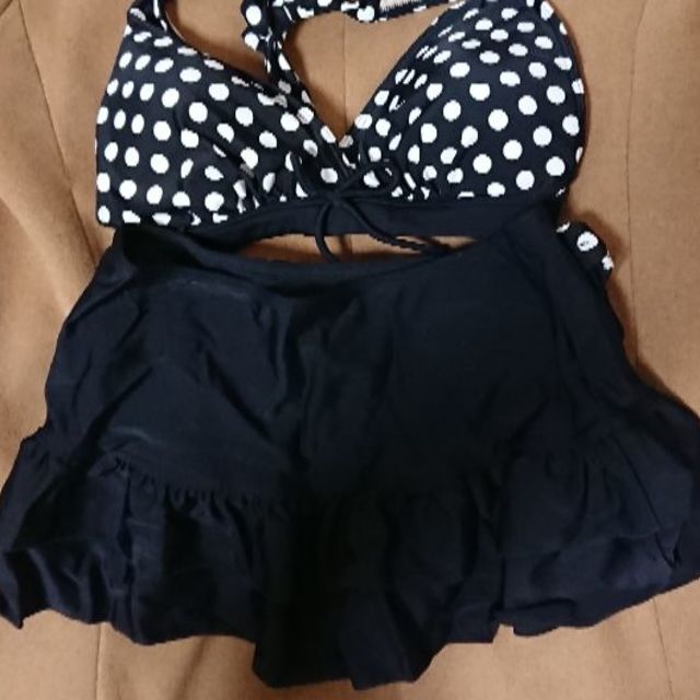 GU(ジーユー)のGU 黒 ドットビキニ スカート付き レディースの水着/浴衣(水着)の商品写真