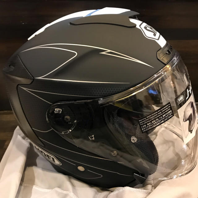 SHOEI  J-FORCE4 MODERNO S(55cm) 黒白 新品未使用 自動車/バイクのバイク(ヘルメット/シールド)の商品写真