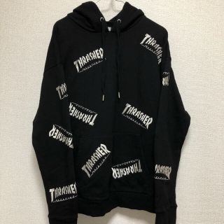 ジュエティ(jouetie)のjouetie  THRASHER ロゴパターン HOODIE　総柄パーカー(パーカー)