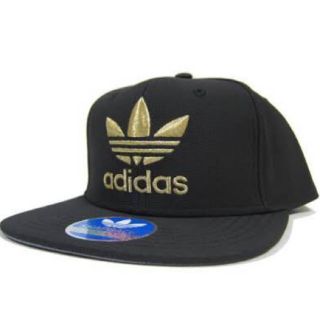 アディダス(adidas)のadidas キャップ 黒×金(キャップ)