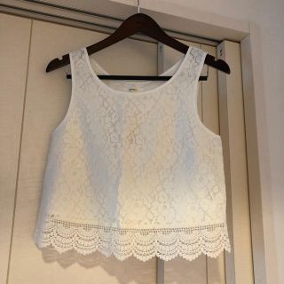 フォーエバートゥエンティーワン(FOREVER 21)の新品未使用 レースブラウス ノースリーブ ホワイト(シャツ/ブラウス(半袖/袖なし))