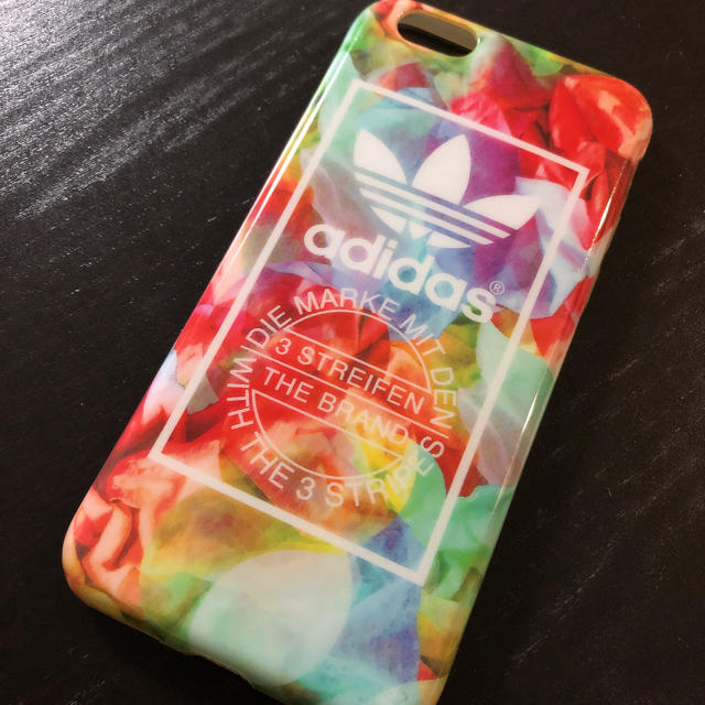 adidas(アディダス)のiPhone6s アディダスケース スマホ/家電/カメラのスマホアクセサリー(iPhoneケース)の商品写真