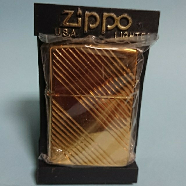 ZIPPO(ジッポー)のジッポ 金色 カナダ製 メンズのファッション小物(タバコグッズ)の商品写真